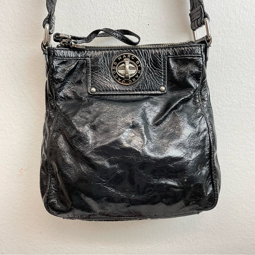 MARC JACOBS Iconic Classic Black Patent Crinkle Leather Handbag